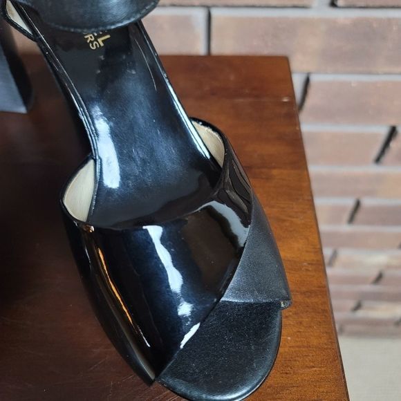 Michael Kors ultra platform leather ankle strap peep toe high heel pumps - Picture 3 of 12